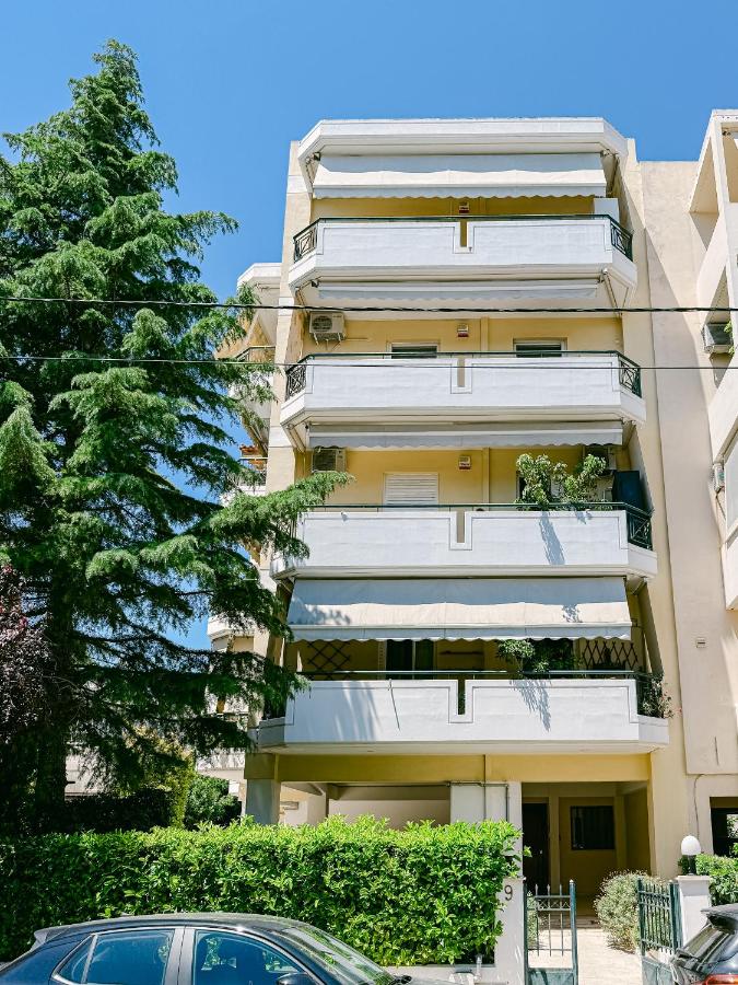 2BR home with Parking close to YGEIA, Mitera & OAKA - B&B Atene