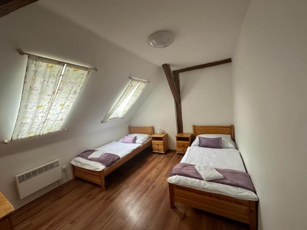 Statek Benice - B&B Chrášťany