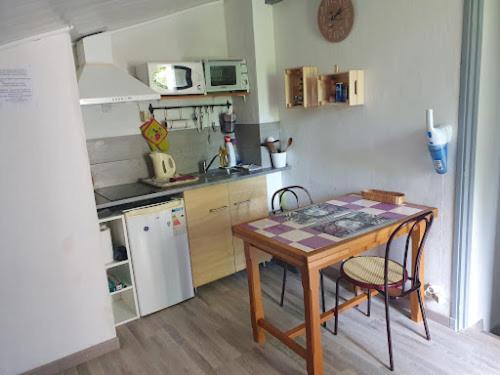 Les Marronniers Charmant petit appartement a La Tour d'Aigues Vaucluse - B&B La Tour-d'Aigues