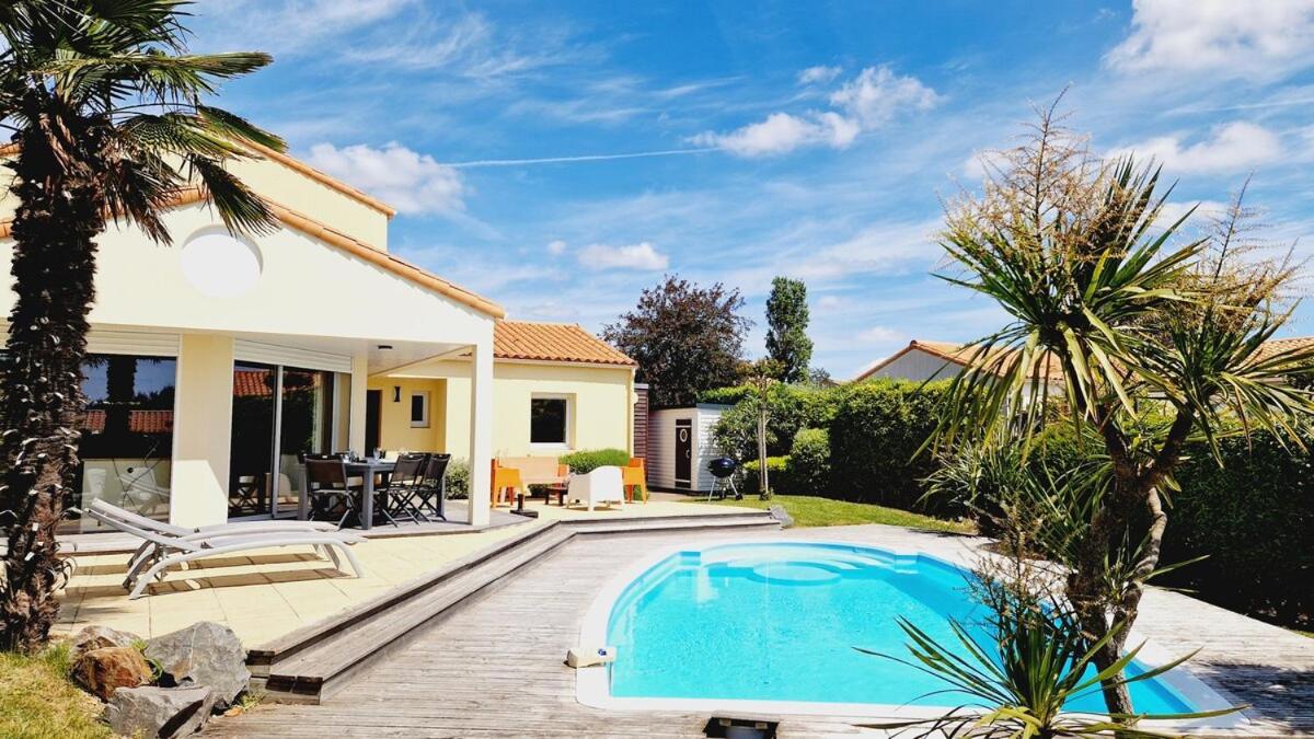 Villa 68, piscine chauffée à 2 pas de l'océan - B&B Les Sables-d'Olonne