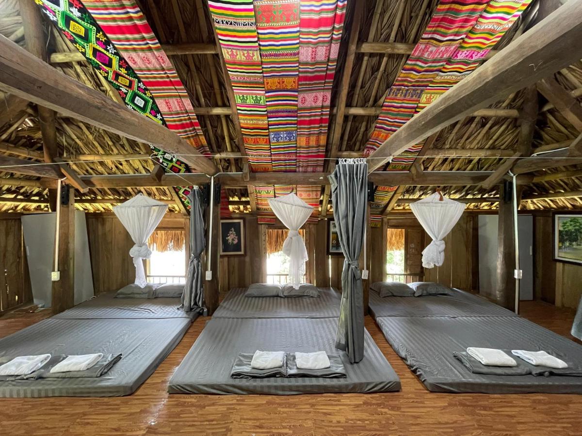 10-Bed Mixed Dormitory Room