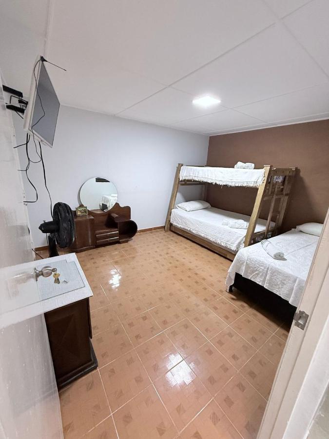 Camera Familiare con Bagno in Comune