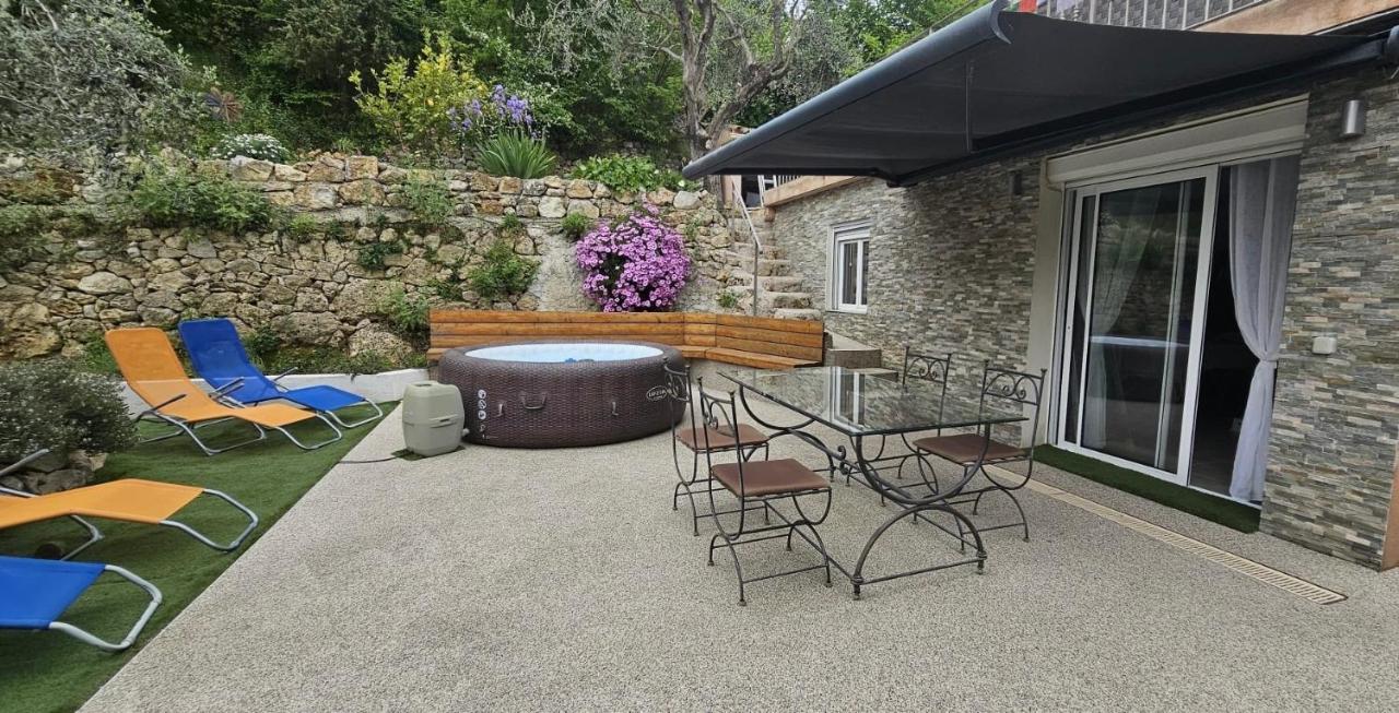 Appartement dans villa 4 personnes avec jacuzzi au calme - B&B