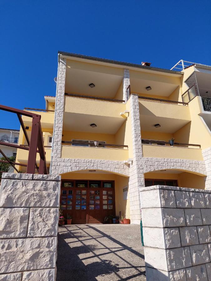 Apartmani Molo Mare 2 - Chambres d’hôtes Hvar
