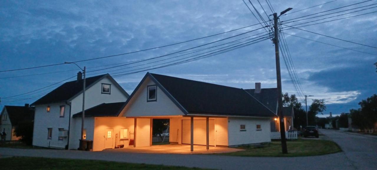 Hus med 3 soverom i Vadsø 220m2 - Chambres d’hôtes Vadsø