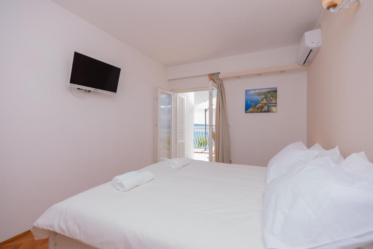 Double Room with Balcony and Sea View
