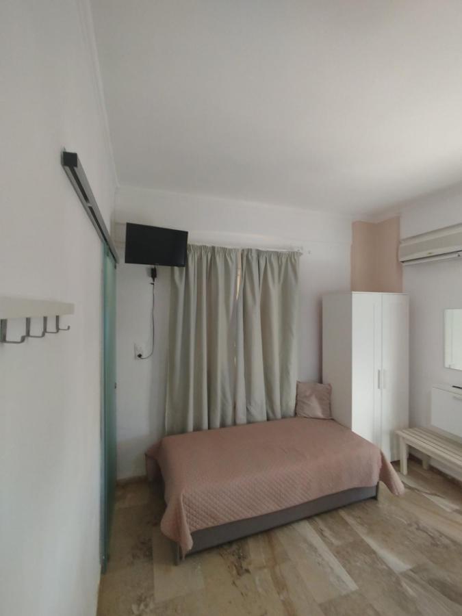 Basic Triple Room