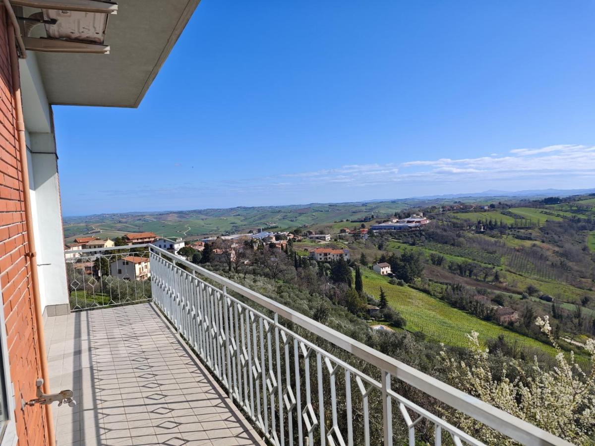 CASA DORIS Montecarotto, Le Marche - Top Lage, Glasfaser WIFI, neu renoviert - B&B