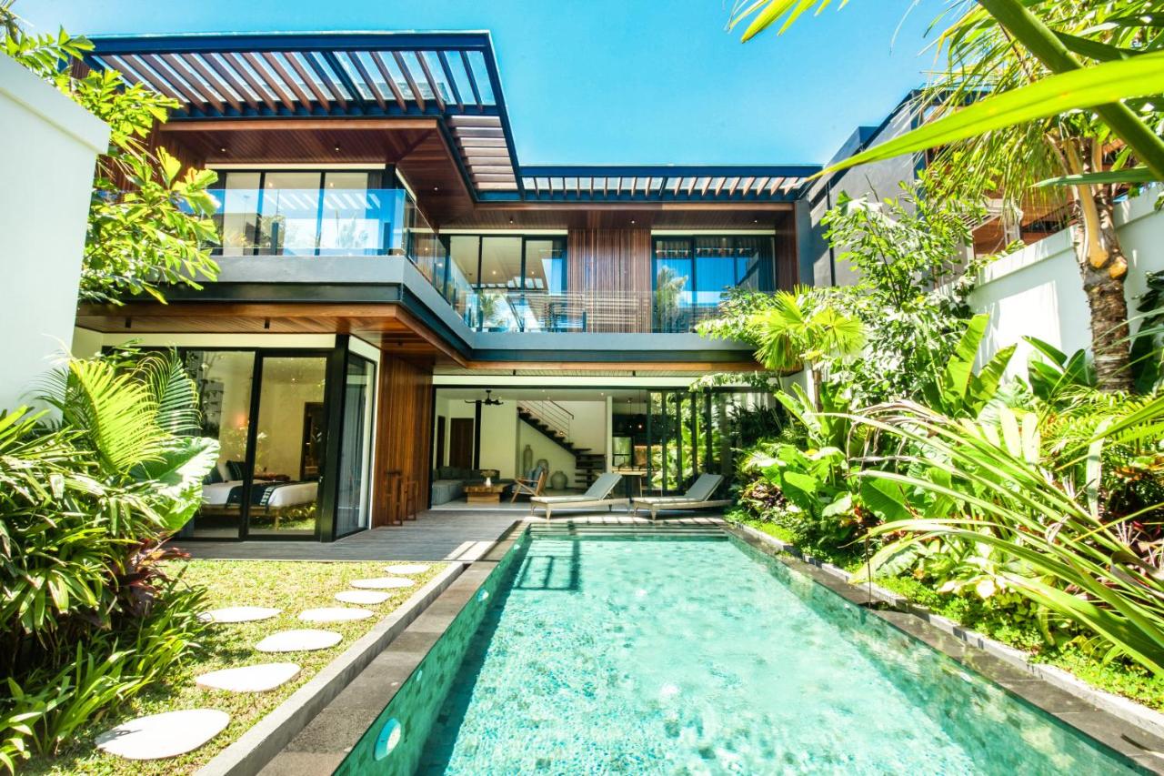 Coastal Haven Fresh 4BR Villa 200m to Canggu - Chambres d'hôtes Canggu