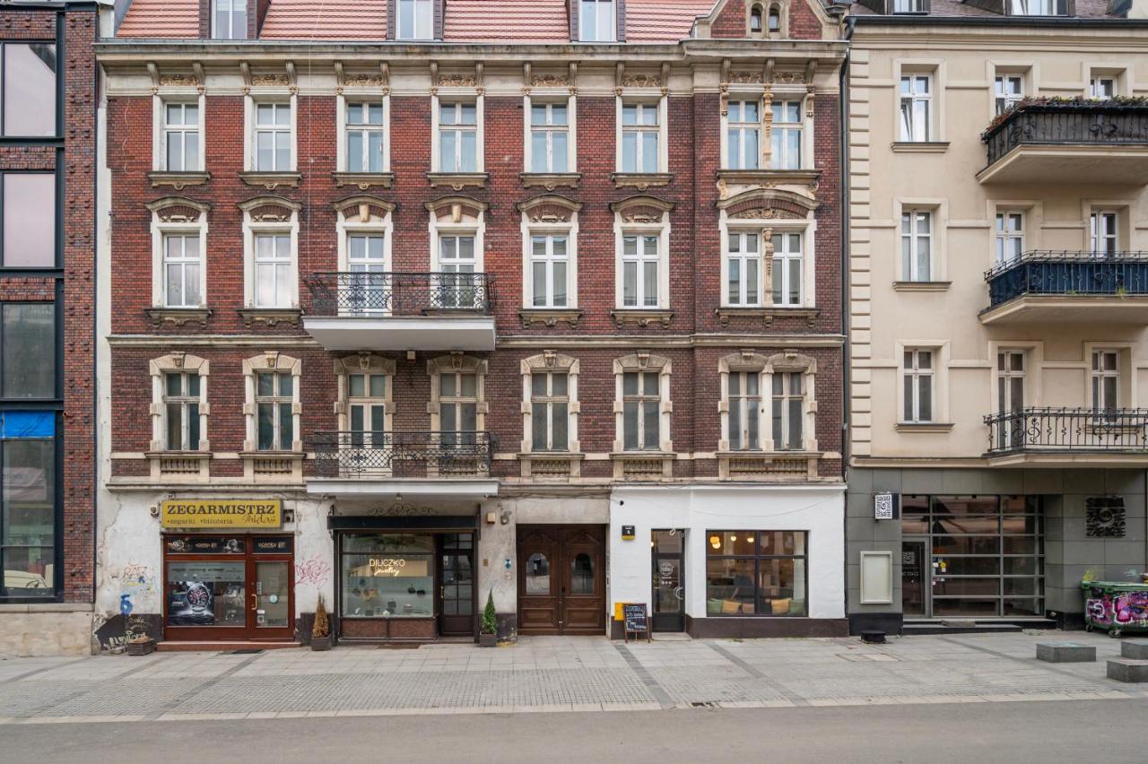 Urban Nest Rustic & Golden Superior Apartment by BookingHost - Ferienwohnung Kattowitz