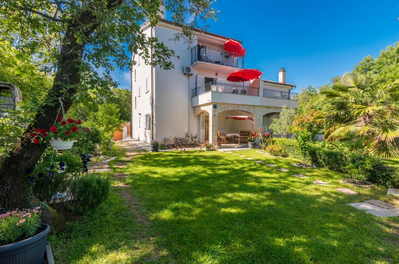 Apartments Ana - Ferienwohnung Županje