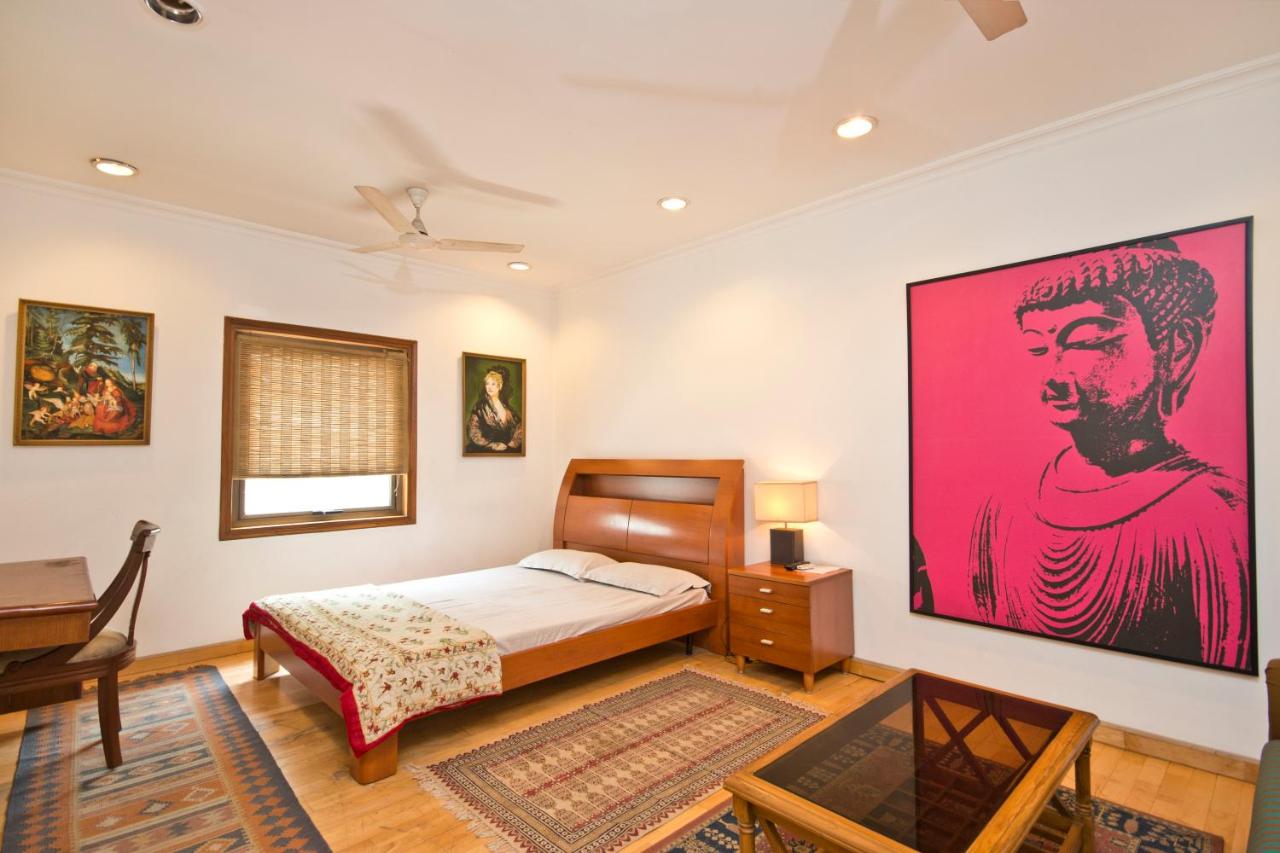 One-Bedroom Apartment with City View