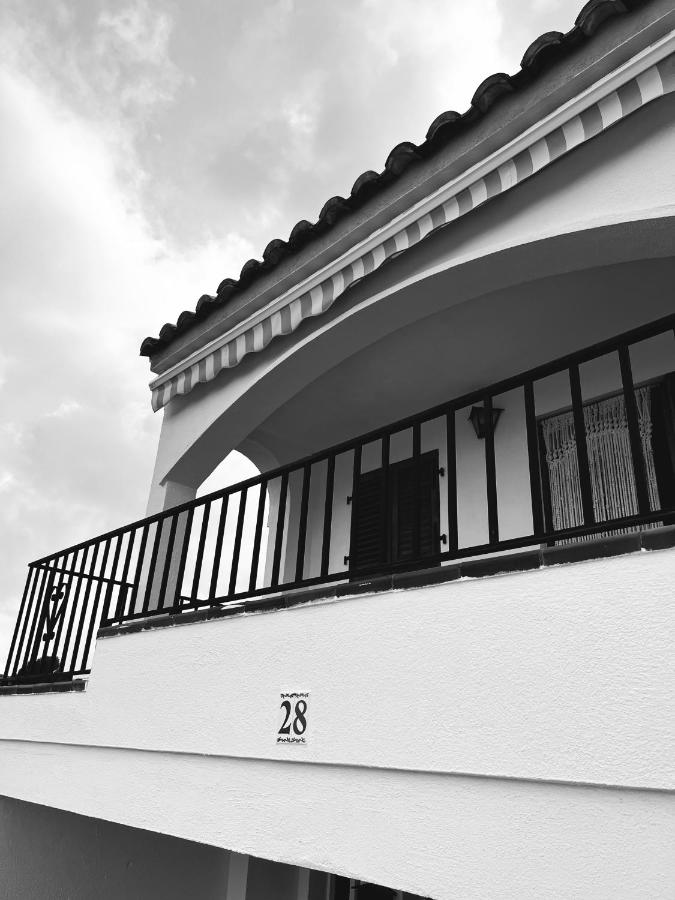 Hola Apartments P28 - Bed and Breakfast Peñíscola