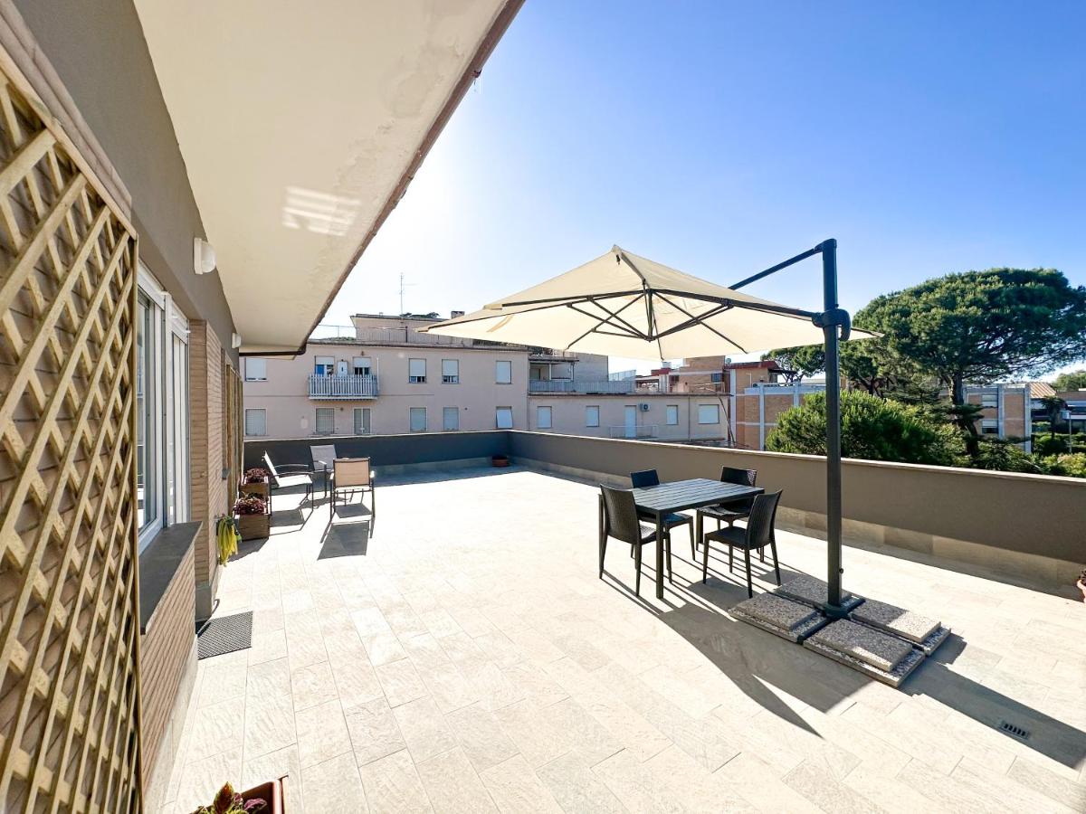 attico con vista circondato dal verde,a due passi da Anzio,free parking - B&B Anzio