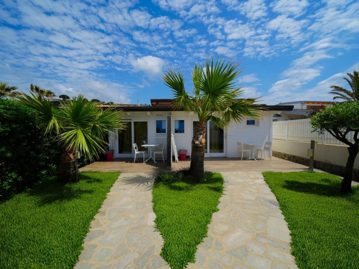 Marinella Beach Apartments - On The Beach - Private Free Parking - Chambres d’hôtes Capo Vaticano