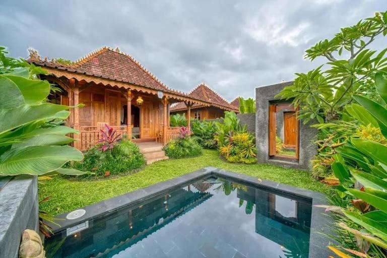 Padiku Villa Semana Private Pool - Bed and Breakfast Banjar Badung