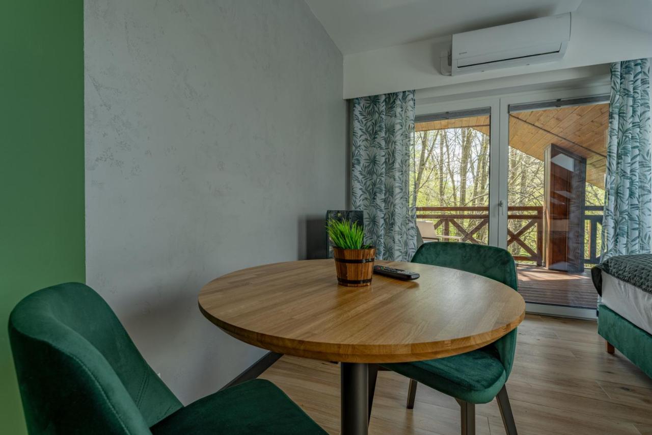 Doppel-/Zweibettzimmer mit eigener Terrasse