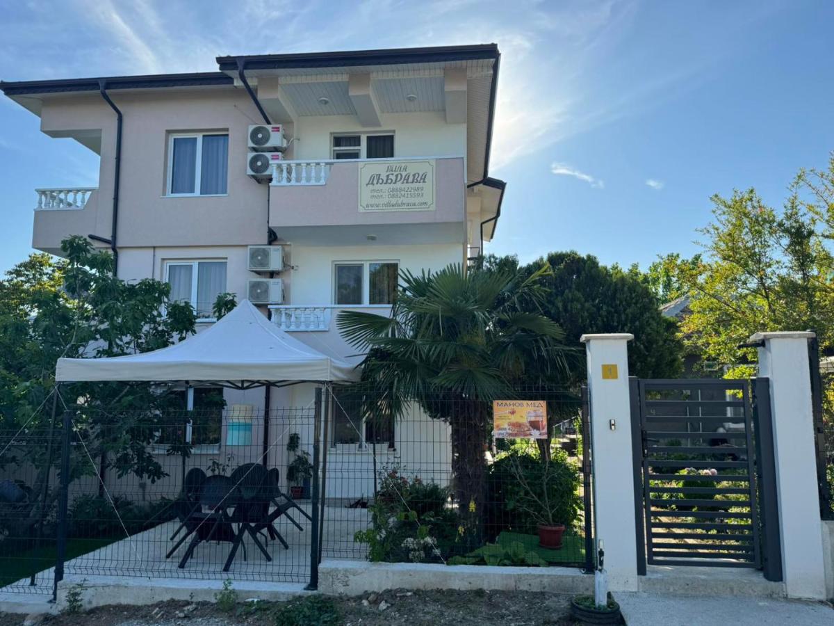 Вила Дъбрава - Bed and Breakfast Sinemorets