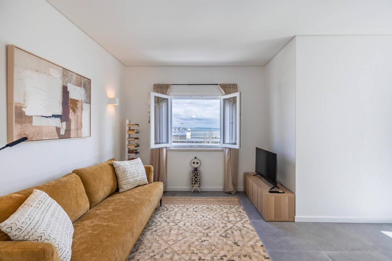 176 - Charming Riverview Apartment - Chambres d’hôtes Oeiras