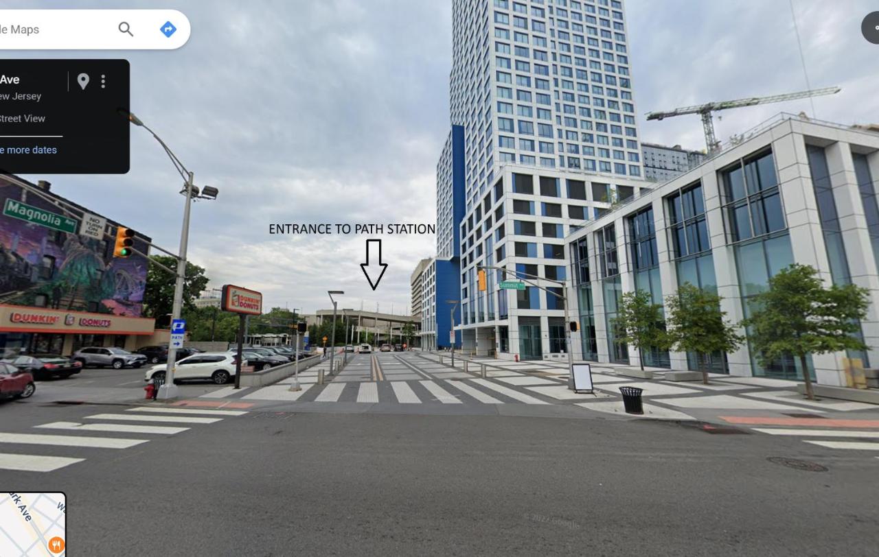 Chambre Lit Queen-Size avec Salle de Bains Commune 