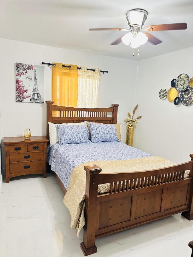 Miami Casa - Bed and Breakfast Miami Gardens