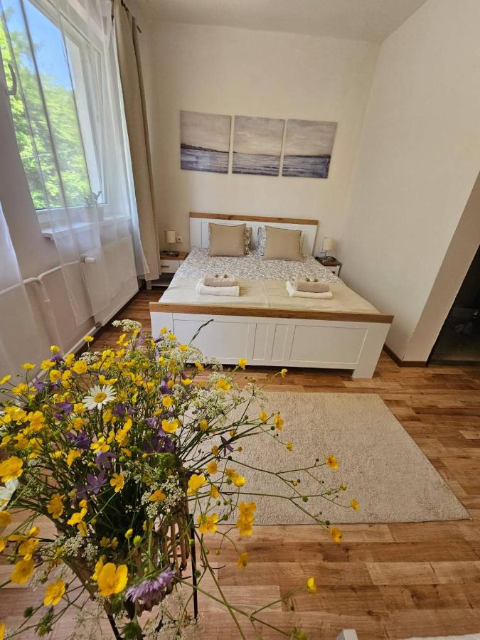 Camera Matrimoniale con Letto Supplementare