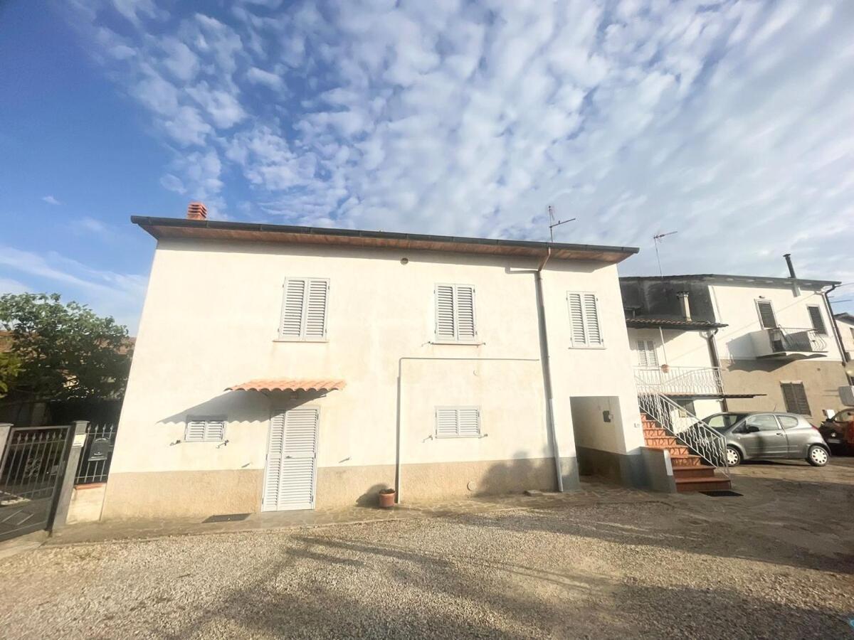 Borghetto house with 4 bedrooms, parking and WiFi - B&B Castiglion Fiorentino