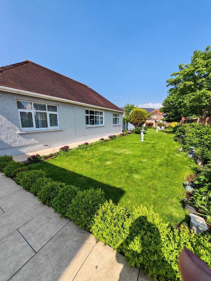 Bungalow Step Free Access - Close To The Beach - Bed and Breakfast Port Talbot