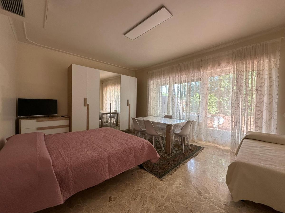 Triple Room with Private External Bathroom
