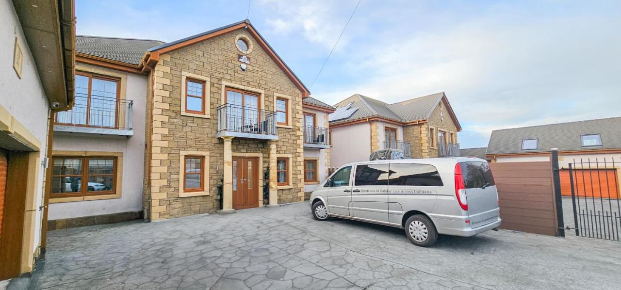 St Martins 12 Bedroom Private House or 8 Ensuite Rooms with Shared Accomodations - B&B
