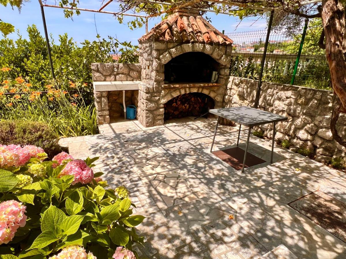 Apartment mit Terrasse