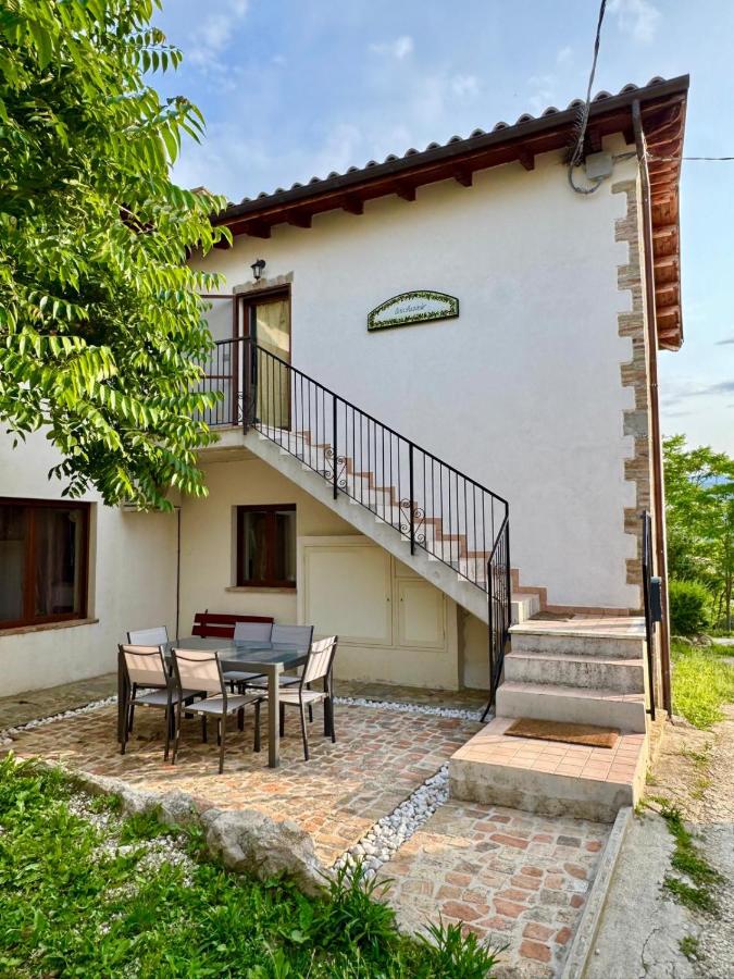 Appartamento con 3 Camere da Letto e Vista Montagna
