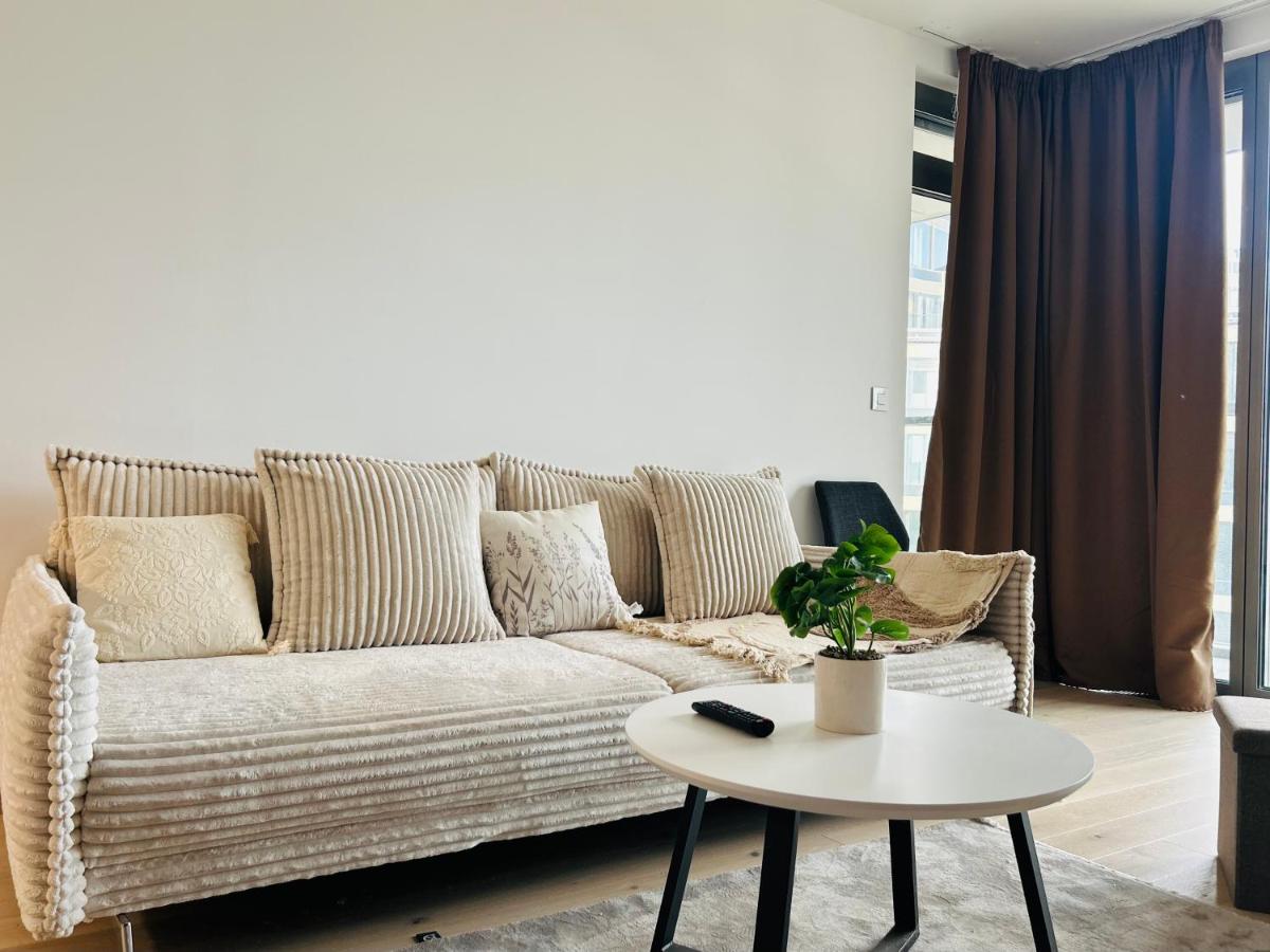 CityLightsEuroveaTower - B&B