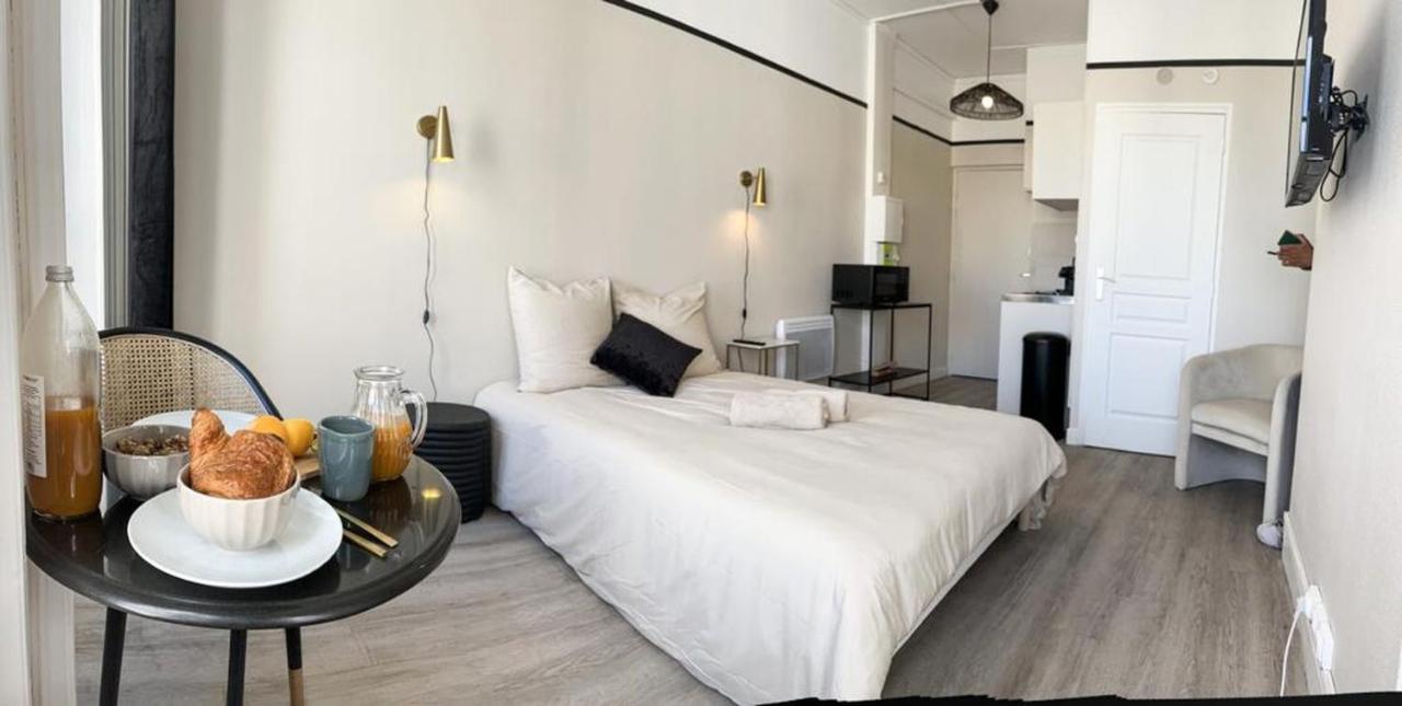 Suite Athos - Check in h24 - proche centre ville - Chambres d’hôtes Lyon