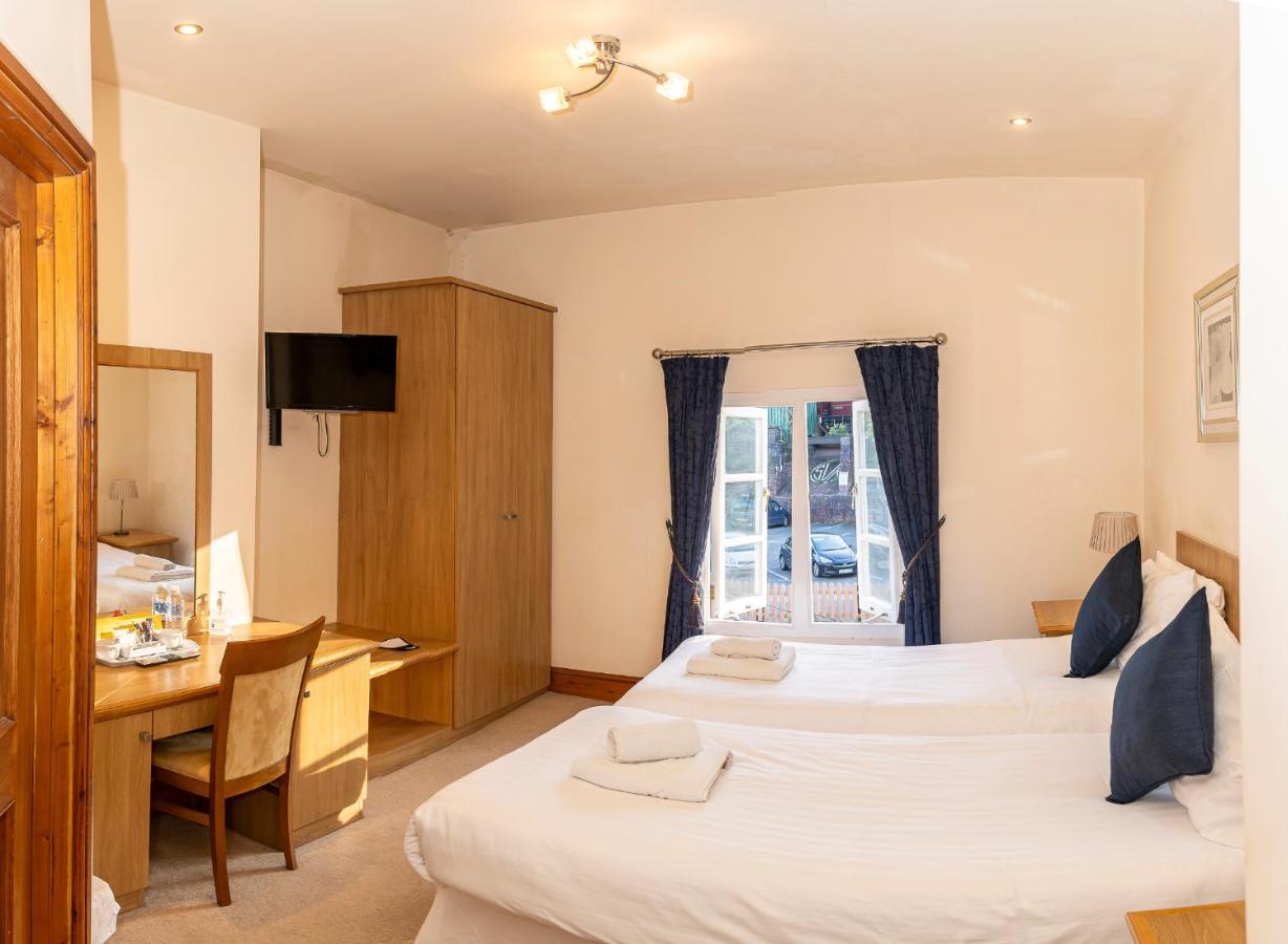 Twin Room with Shower