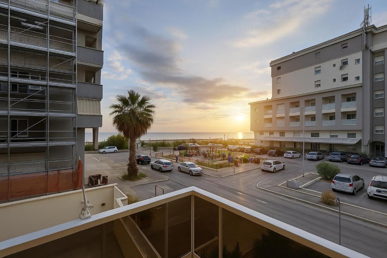 Oceanomare Beach Home Sea View Apartment Bari - Chambres d'hôtes Bari