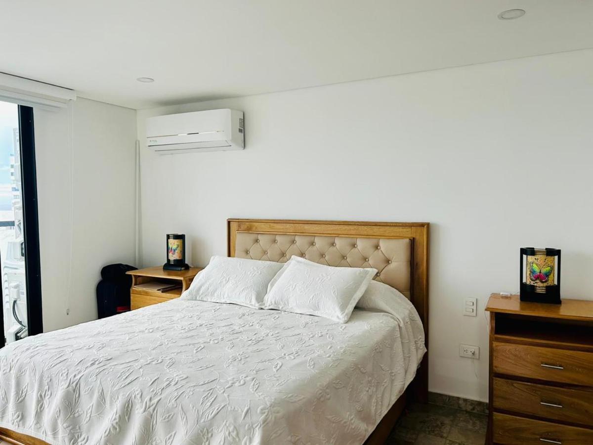 Appartement met 2 Slaapkamers, Balkon en Uitzicht op Zee