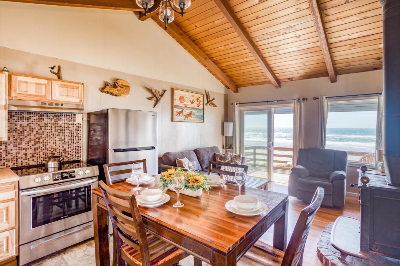 Hunting Lodge - King Suite with Kitchen