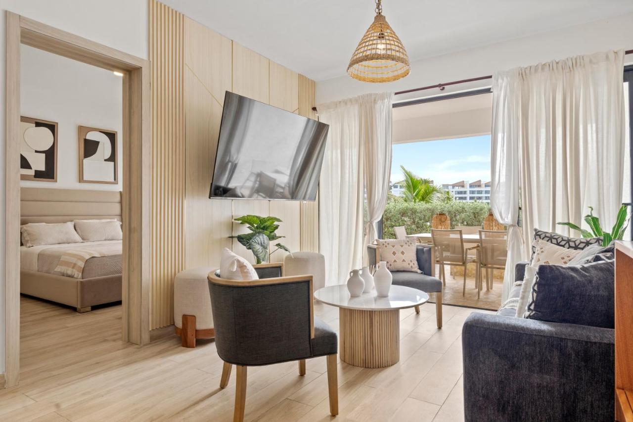 Beachfront Condo with Hot Tub - B&B