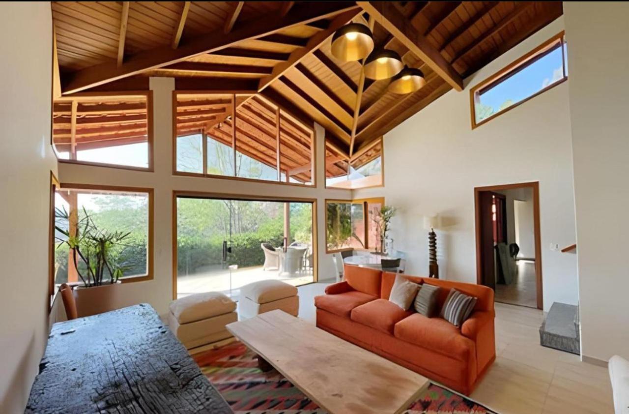 Casa ampla e confortável - B&B Cotia