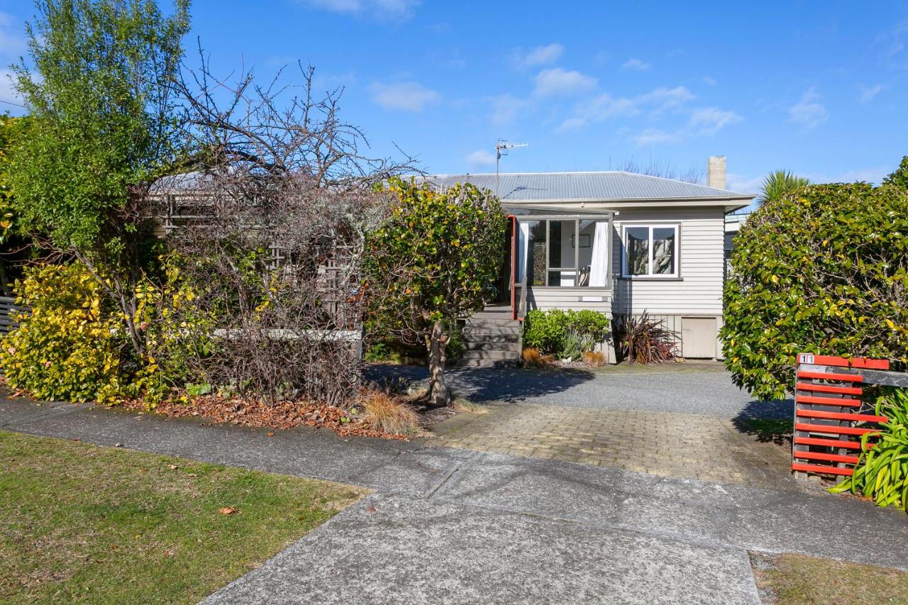 Private home The Maple Tree - close to lake and town centre - B&B