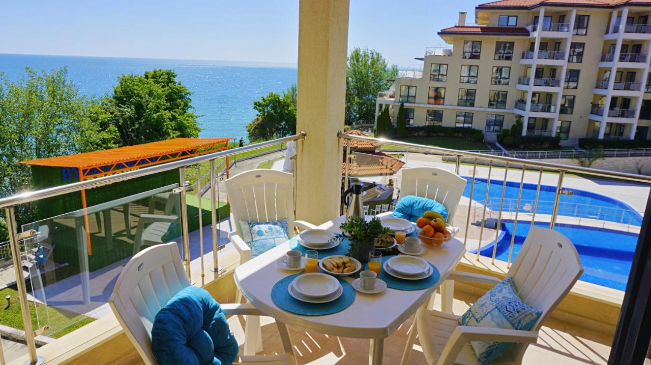 One-Bedroom Apartment with Sea View