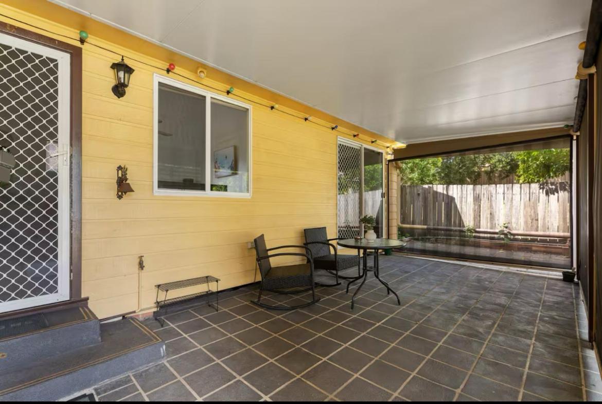 The Urban Cozy Cottage - 5 Mins to Parramatta or Westmead Hospital or WSU - B&B Wentworthville