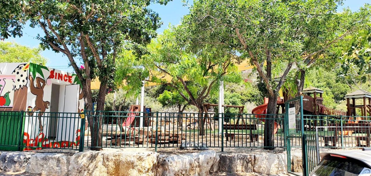 הנץ - B&B