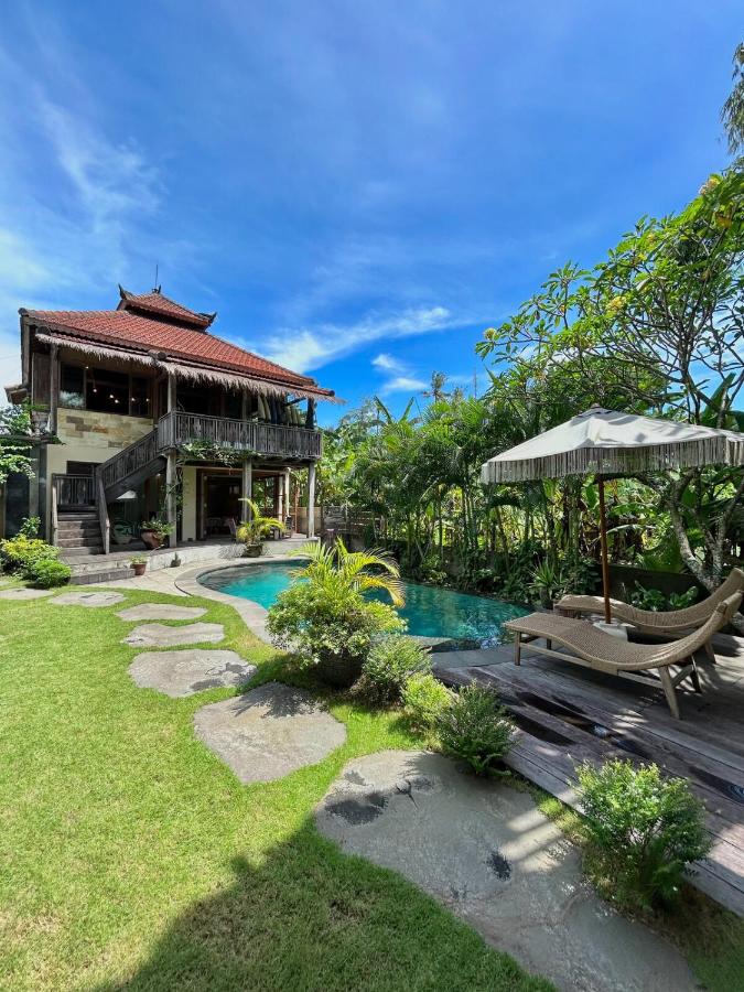 Authentic 5 BR Villa - Perfect for Families & Groups - Close to Canggu Beach - Ferienwohnung Canggu