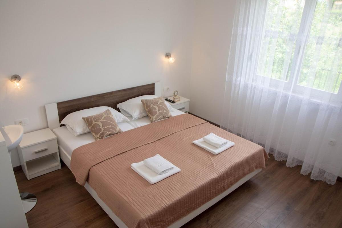 Summer Dream House Maria - B&B Kutleše