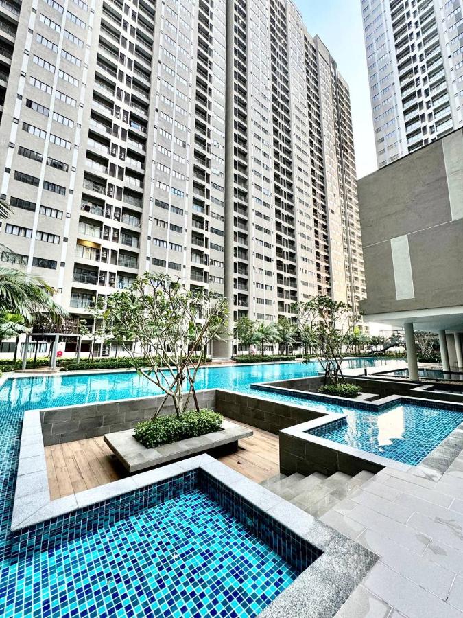 Youth City Residence With Balcony Near Airport Aeon Usim Nilai - Ferienwohnung