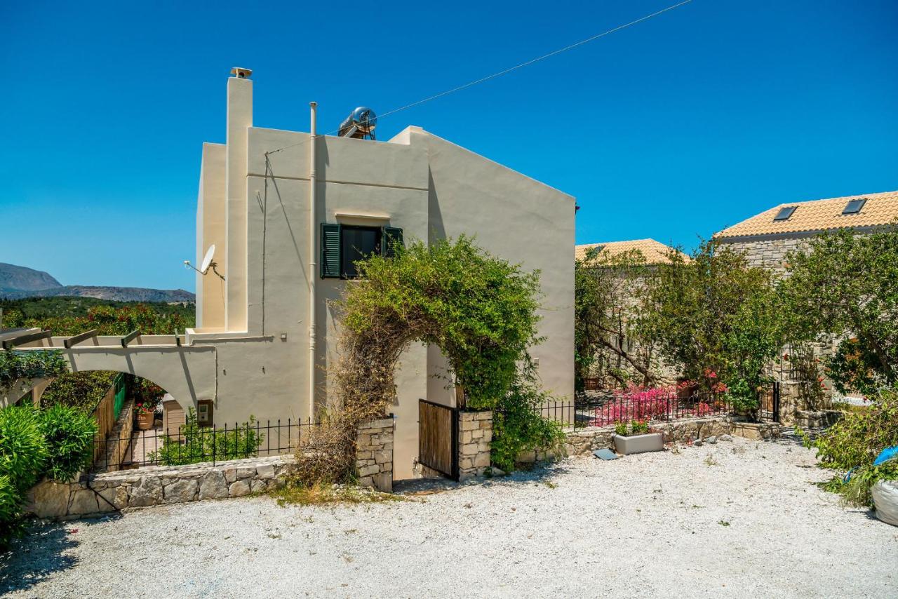 Villa Calista In Aspro -BY APOKORONAS VILLAS - B&B Koprána