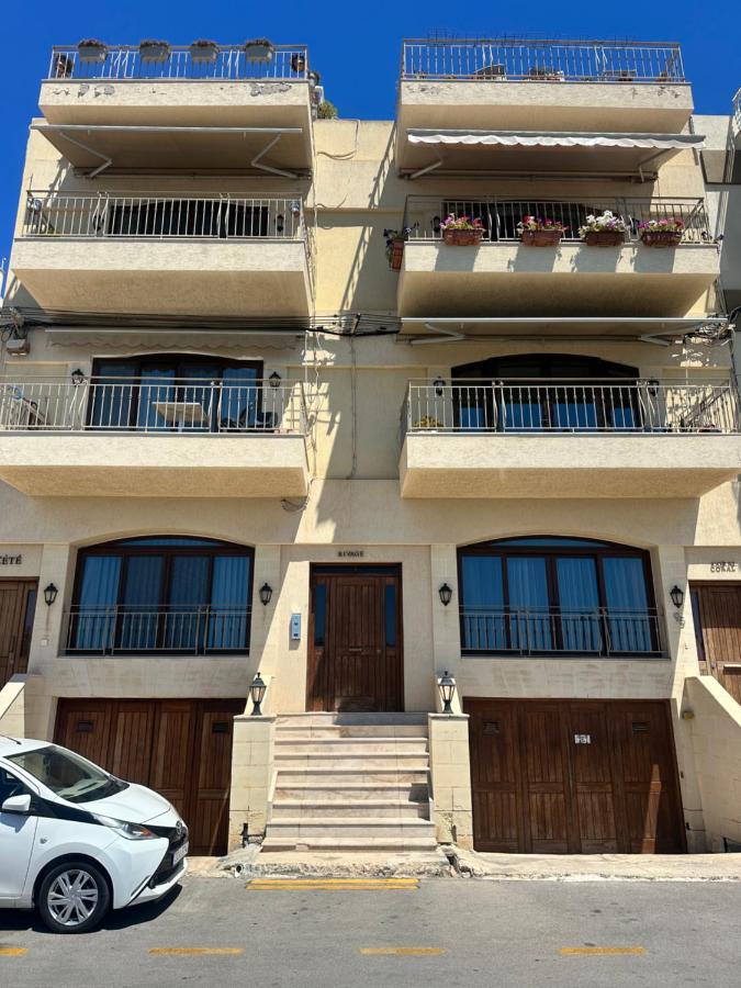Seafront Luxury Apartment - B&B Marsaskala