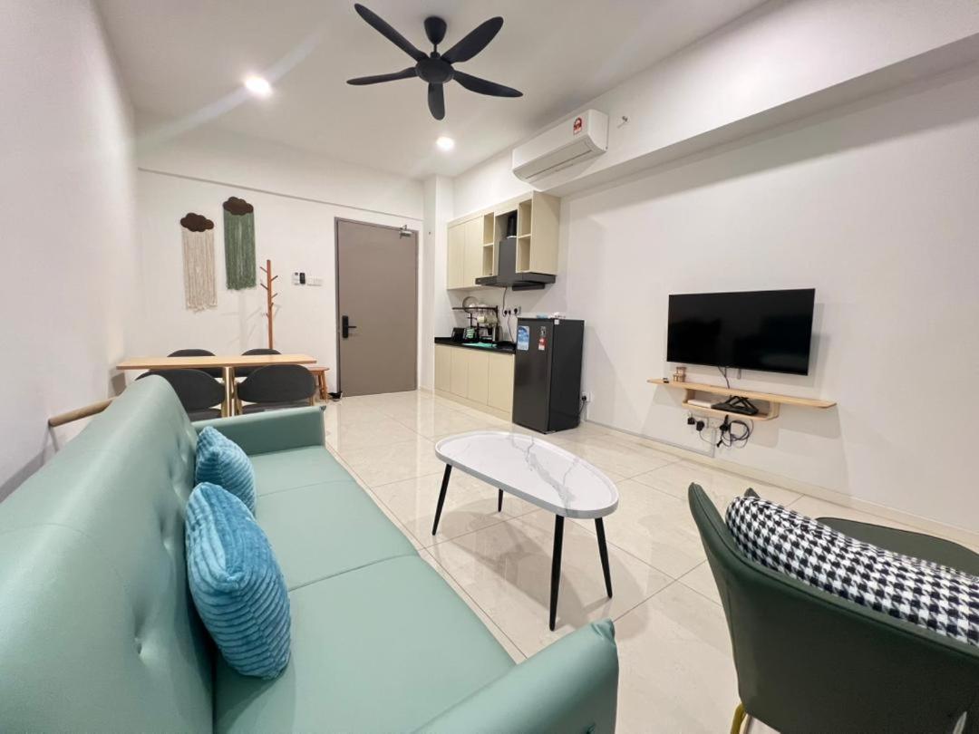 Bay Suite Likas by IGVC - B&B